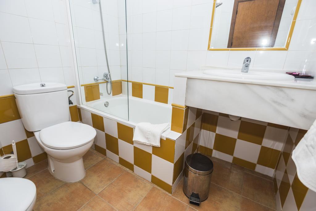 Hostal Las Cumbres Conil de la Frontera Kültér fotó