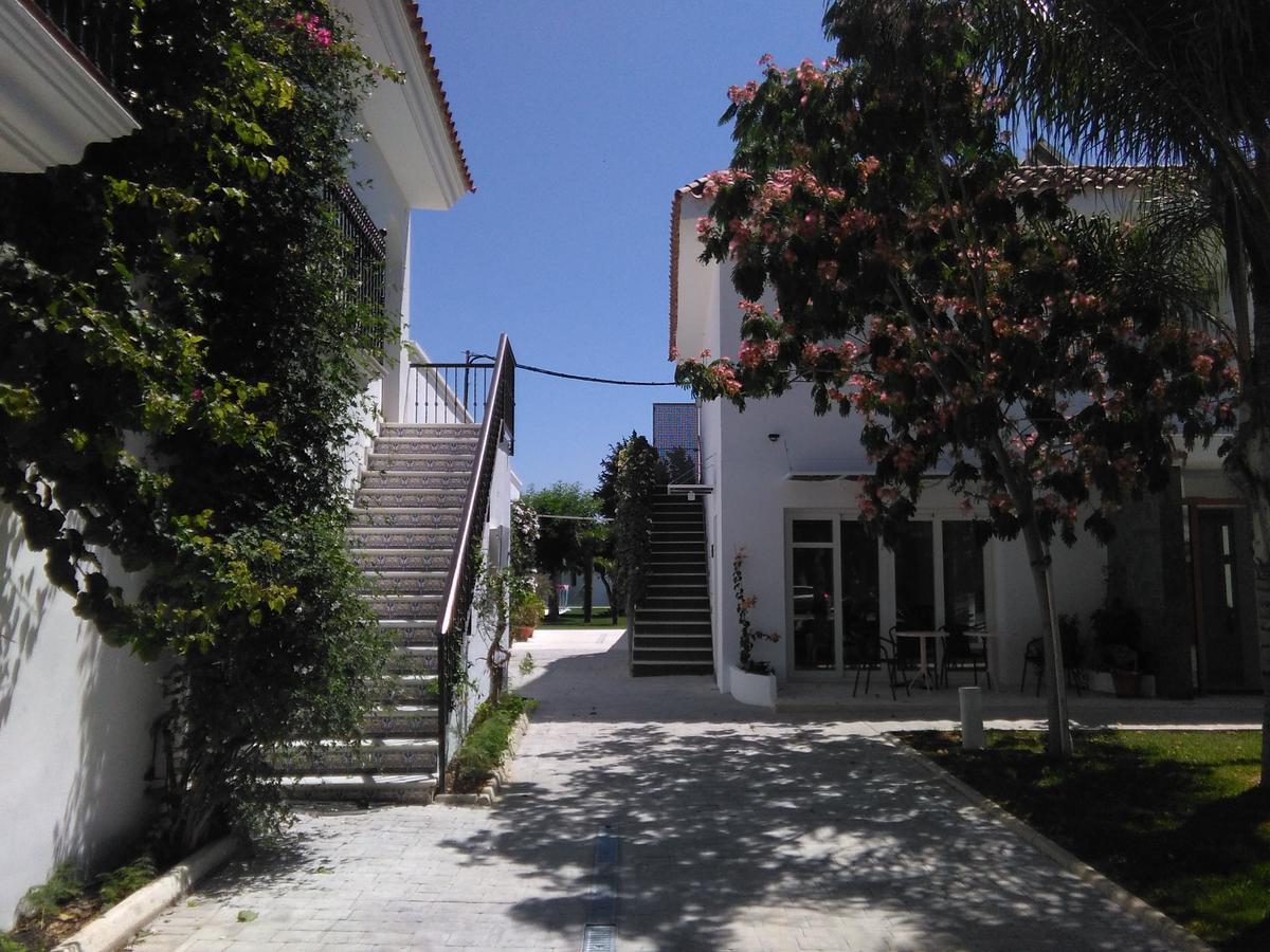 Hostal Las Cumbres Conil de la Frontera Kültér fotó